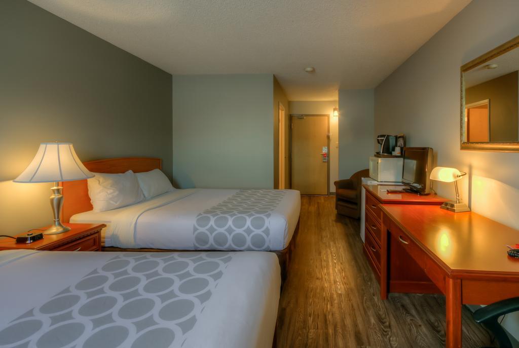 Econo Lodge Regina Exterior photo